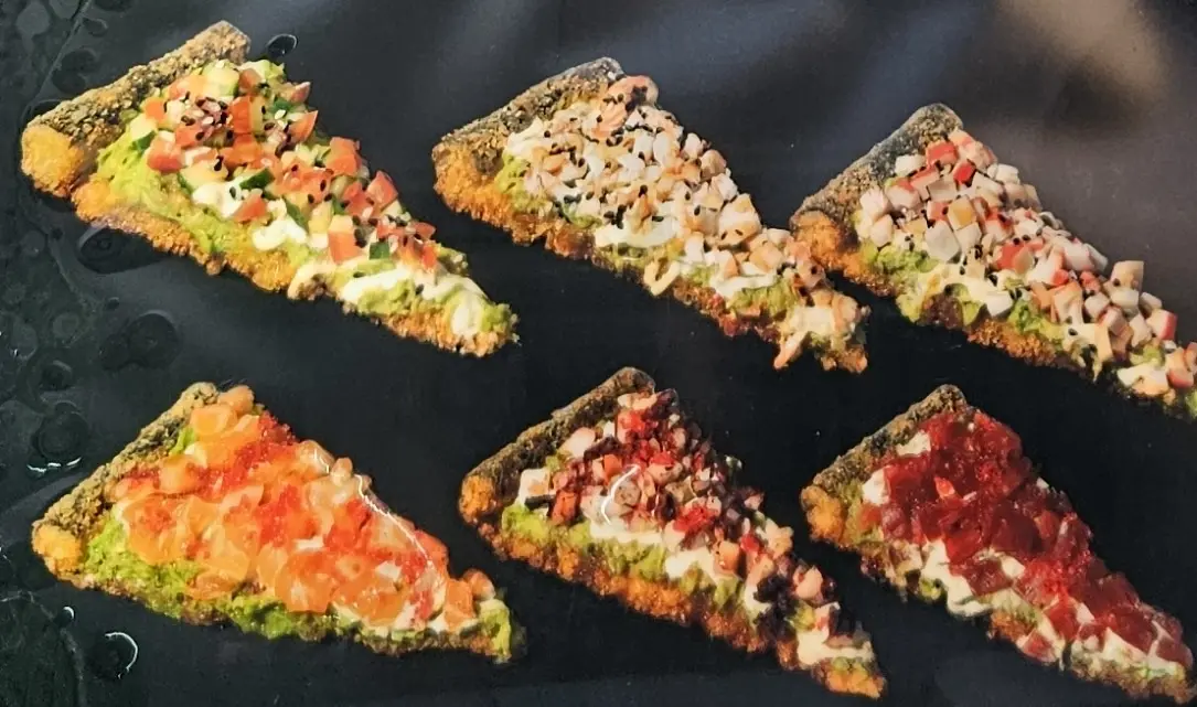 Šest vrsta Asian pizze s lososom, tunom, kozicama i povrćem, Chin Chin Rijeka